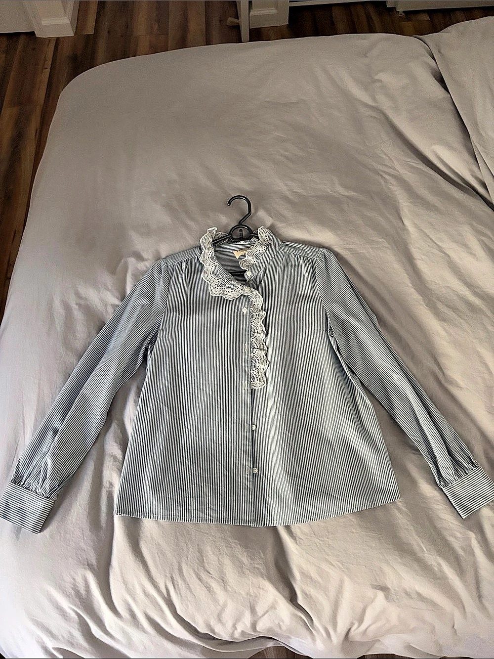 Sézane Chlo Shirt Striped Button Down Blue & White Size 40
